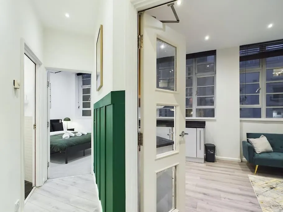 The Gallery, Central Brighton Apartment